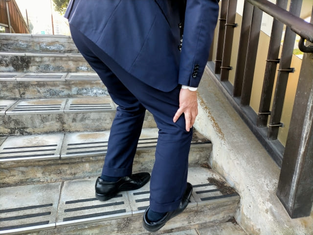 階段で膝の痛み