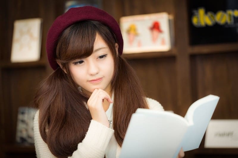 勉強する人